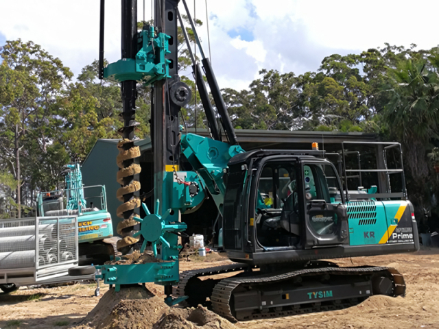 Фото №2: Роторная буровая установка TYSiM KR80M