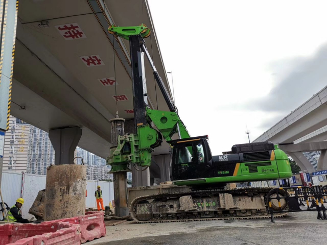 Фото №2: Роторная буровая установка TYSiM KR285C