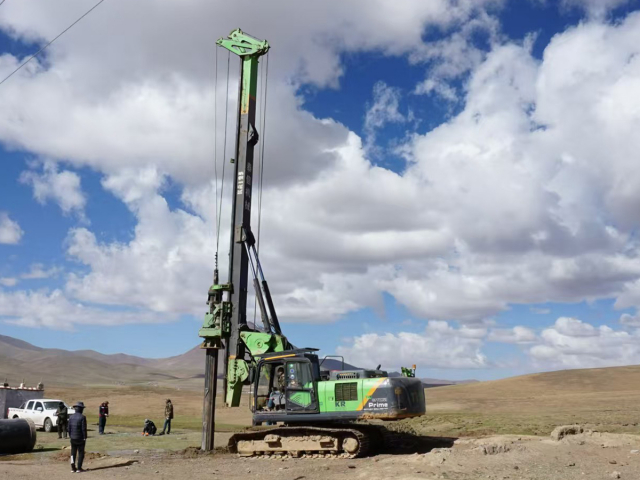 Фото №2: Роторная буровая установка TYSiM KR125A