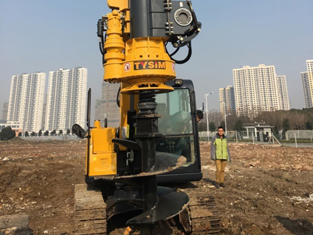 Фото №3: Роторная буровая установка TYSiM KR40A