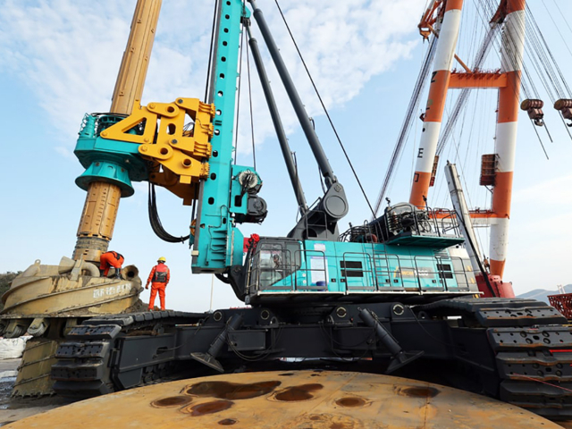 Фото №6: Роторная буровая установка SUNWARD SWDM1280