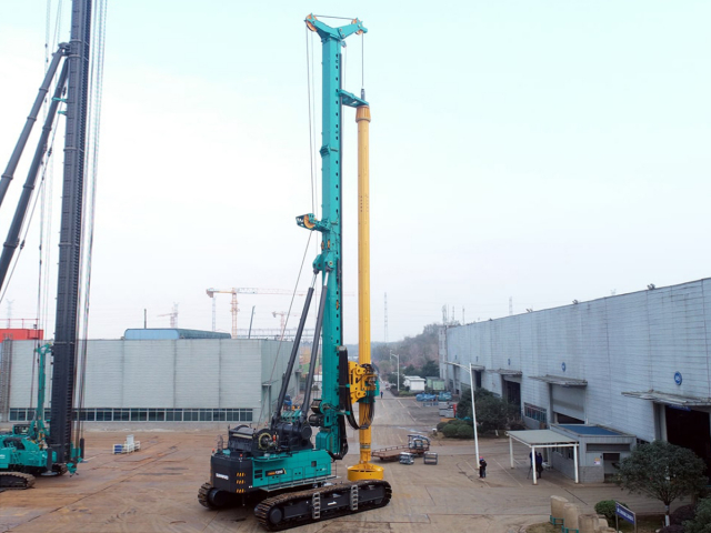 Фото №3: Роторная буровая установка SUNWARD SWDM1280