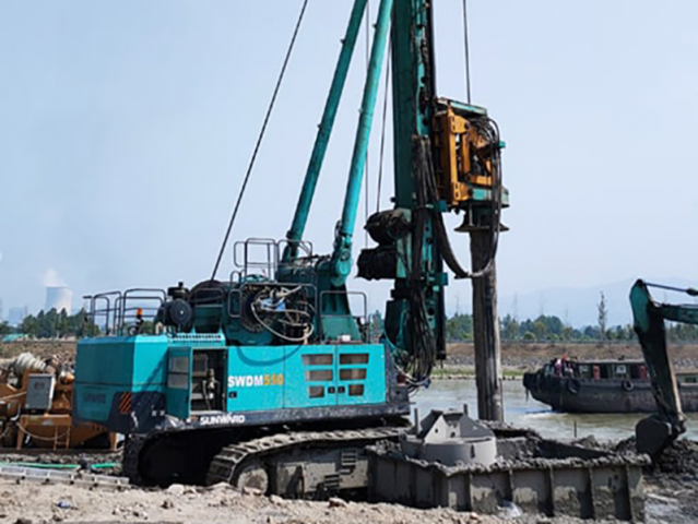 Фото №5: Роторная буровая установка SUNWARD SWDM550H2