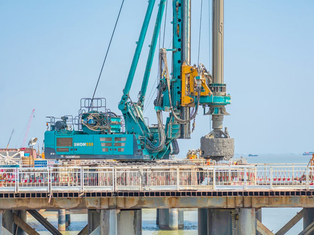 Фото №4: Роторная буровая установка SUNWARD SWDM550H2