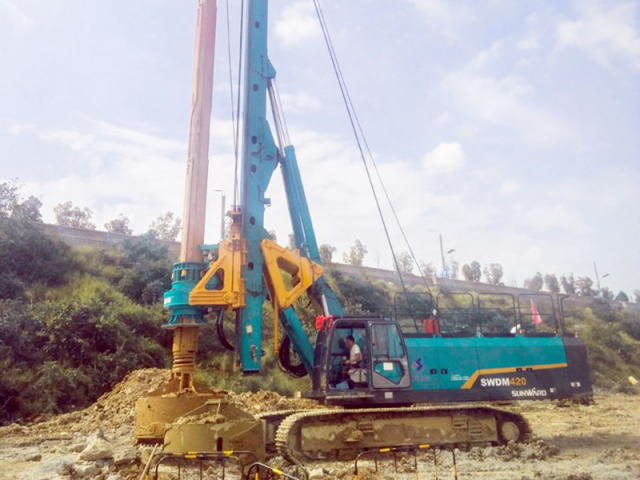 Фото №7: Роторная буровая установка SUNWARD SWDM420