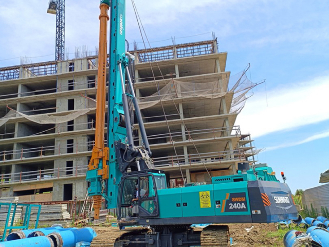 Фото №5: Роторная буровая установка SUNWARD SWDM240A