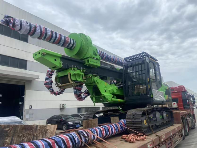 Фото №2: Роторная буровая установка TYSiM KR60E