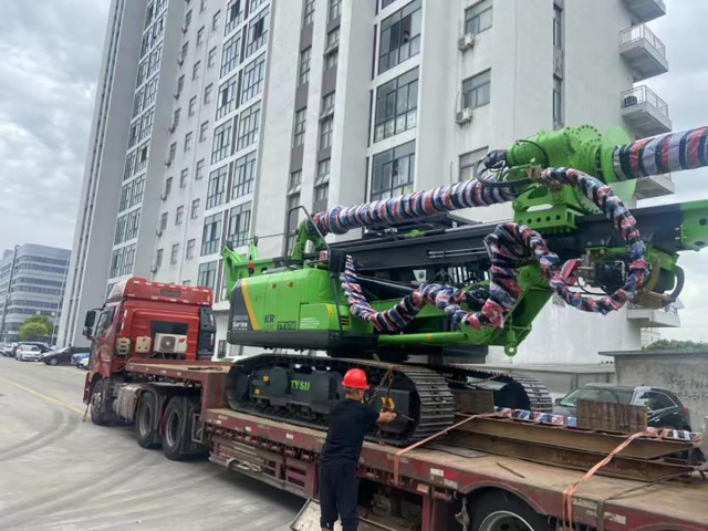 Фото №3: Роторная буровая установка TYSiM KR60E